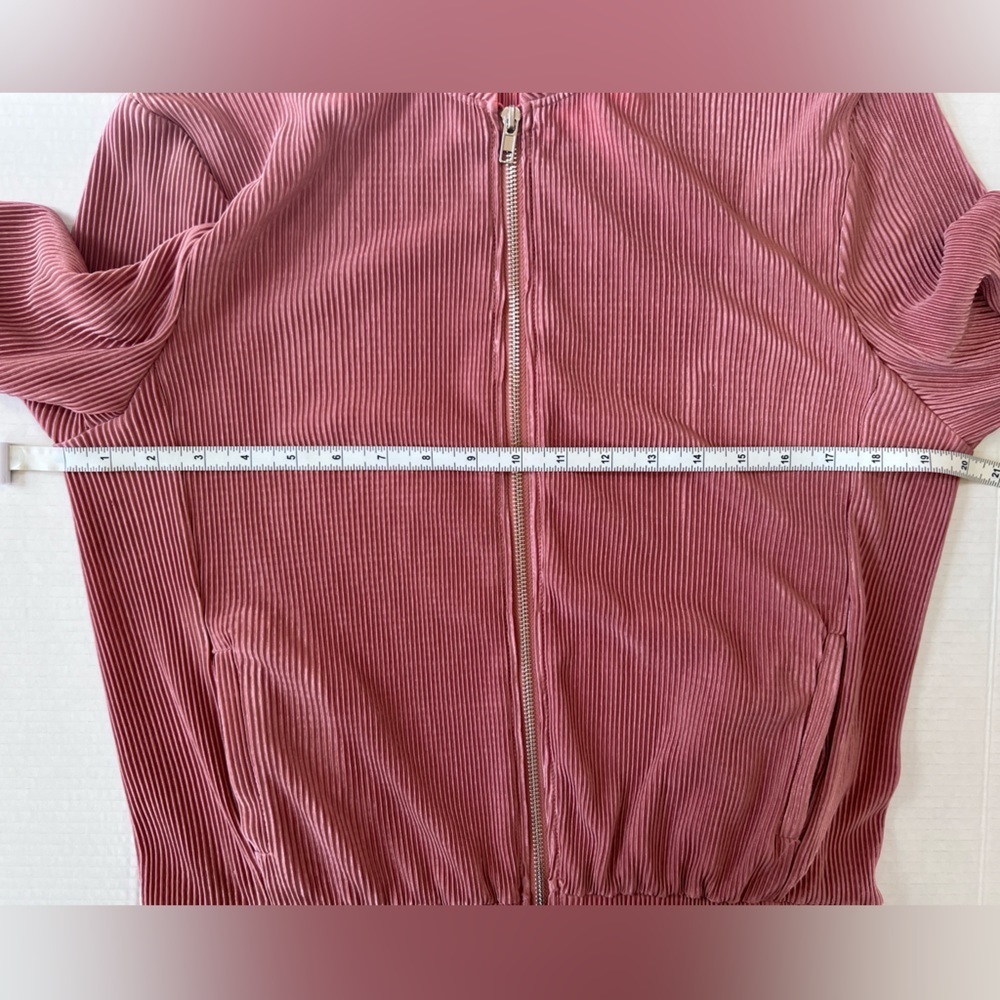 Fashion Nova super light bomber jacket size L. Champagne Pink color - Picture 4 of 6
